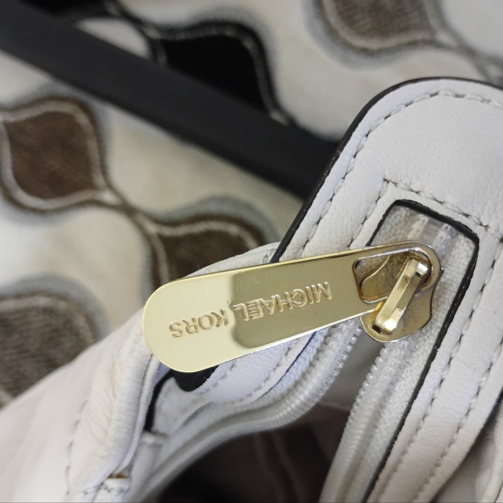 Michael Michael Kors - Picture 2 of 16